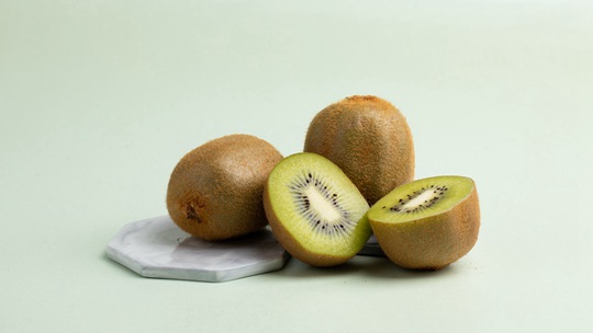 Ļ